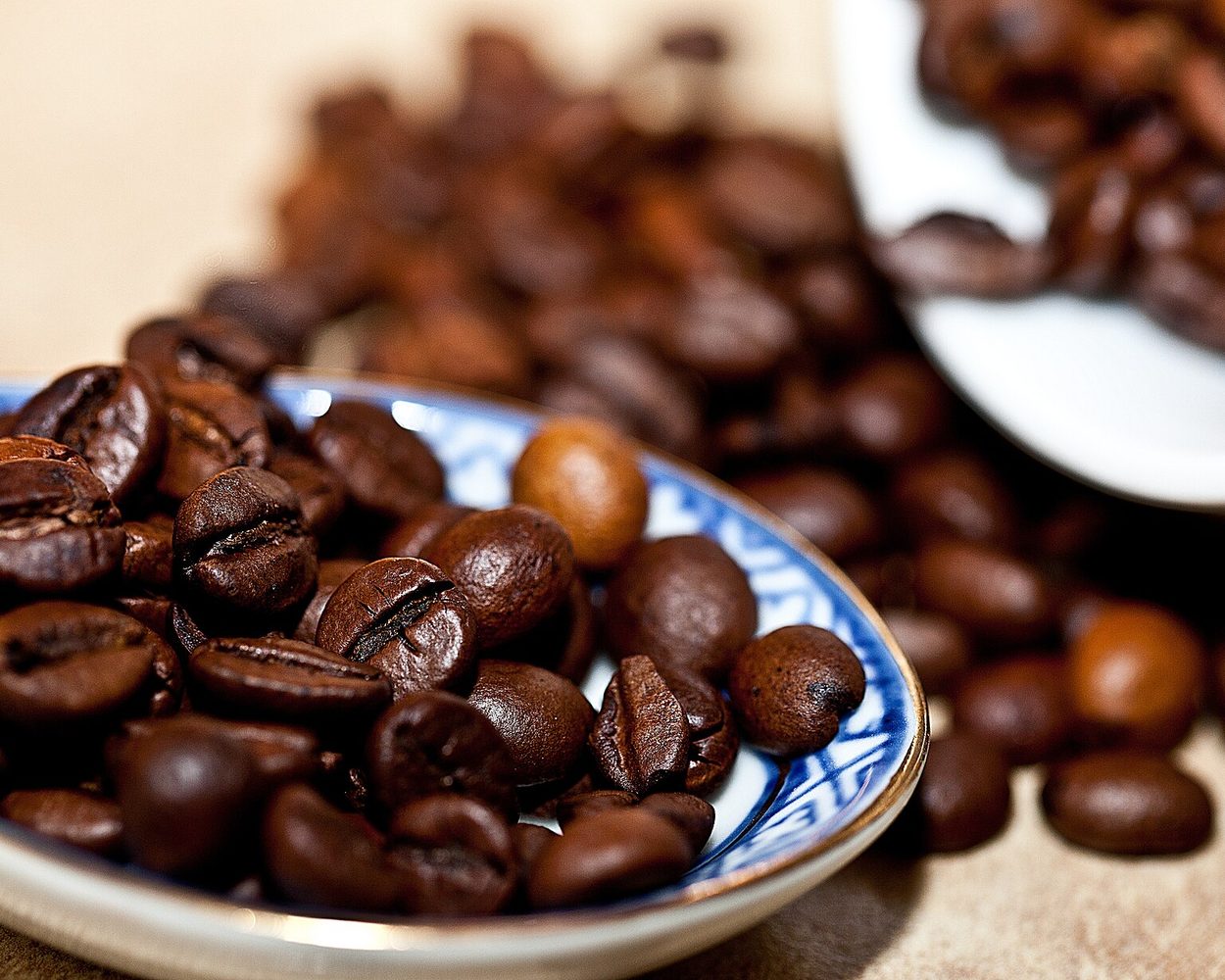 Blendy czy single origin — prosto, bez poezji